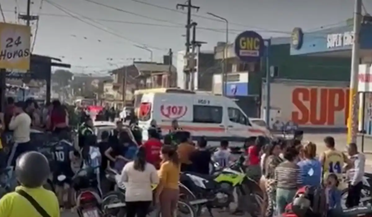 Tragedia en El Colmenar: dos niños murieron tras un choque entre una moto y un colectivo