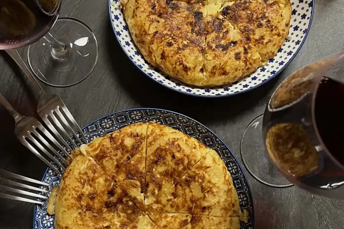 Los secretos de los chefs españoles para hacer la tortilla de papa perfecta