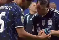 Mundial 2026: qué decía la botella de Pickford que tanto llamó la atención de Lionel Messi