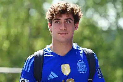 Los alocados festejos de Colapinto y su llegada a Bélgica con la camiseta de la Selección
