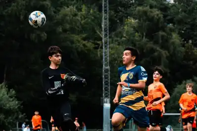 CEF 18 volvió a ganar y se metió entre los ocho mejores de la Gothia Cup
