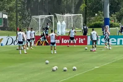 Messi, descalzo y con mate: la imagen que marcó el primer entrenamiento de Argentina antes de la final del Mundial