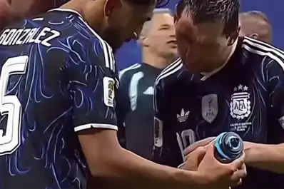 Mundial 2026: qué decía la botella de Pickford que tanto llamó la atención de Lionel Messi