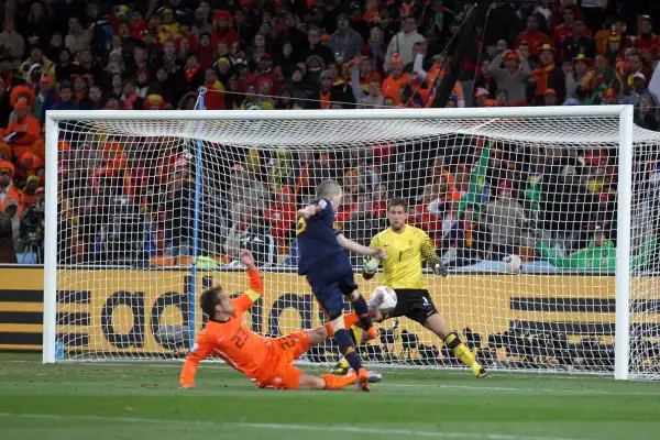 España y una efectividad perfecta en finales: llegó una vez y salió campeón
