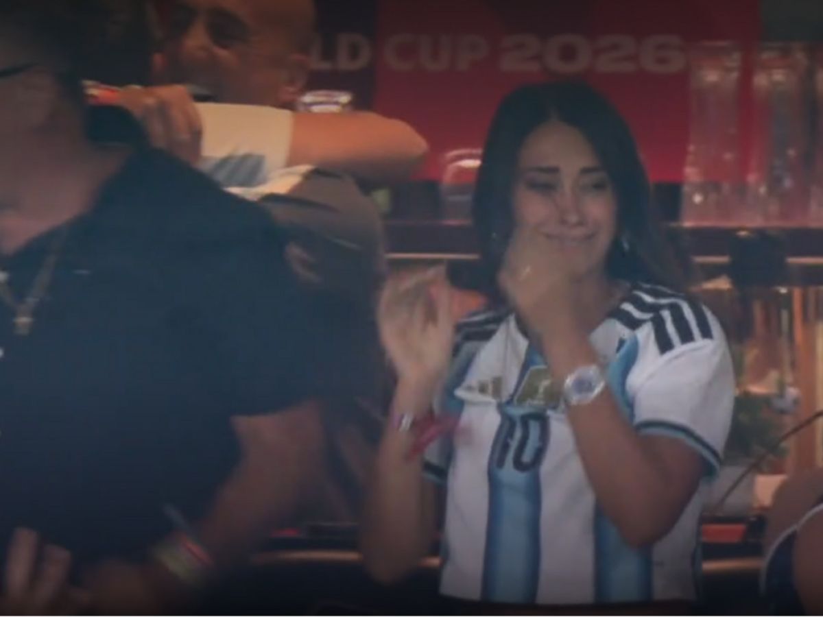 Antonela Roccuzzo no pudo contener las lágrimas durante el partido entre Argentina e Inglaterra