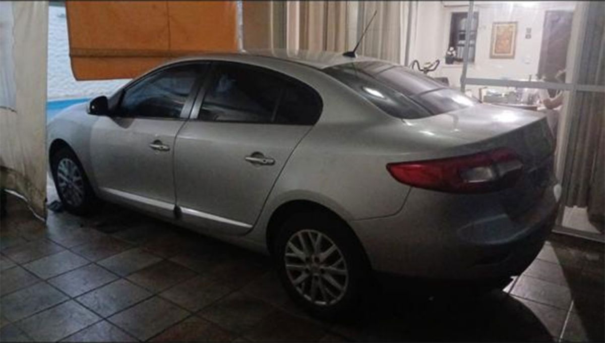 OFRECIMIENTO. El Renault Fluence que el investigado ofrecía como parte de pago.