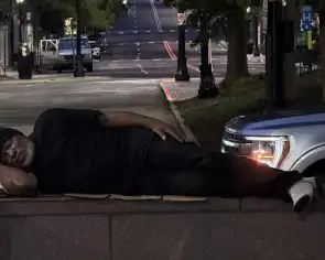 Los contrastes de Atlanta: la ciudad que deslumbra con sus rascacielos y golpea cuando se miran sus sombras