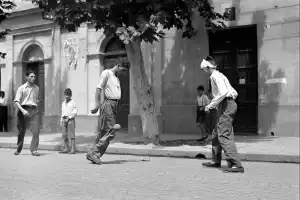 Recuerdos fotográficos: 1935. El fútbol en las calles tucumanas