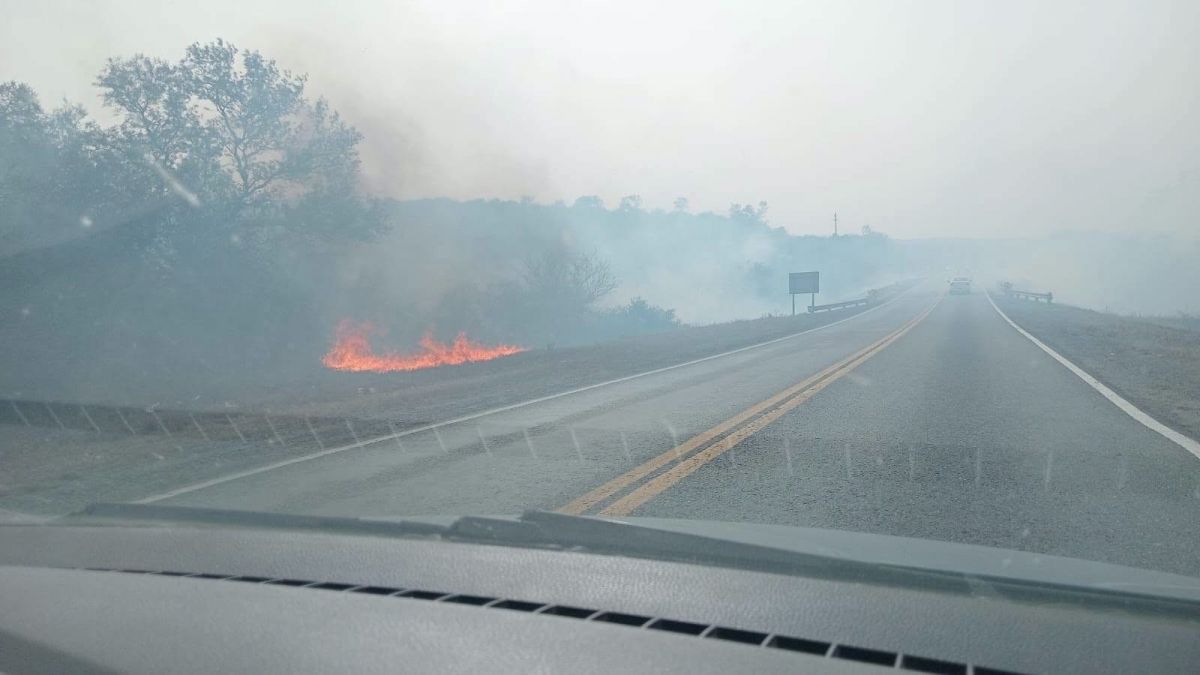 RUTA 9. Un voraz incendio afecta al tramo que une Ticucho con Vipos,