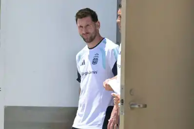 Además de Messi y De Paul, quiénes son los jugadores de la Selección que no vuelven al país