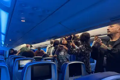Diario de viaje: tres horas de espera, un susto en el avión y el último vuelo del Mundial