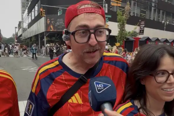 Un español mostró un tatuaje de Argentina en pleno banderazo: “Somos países hermanos”
