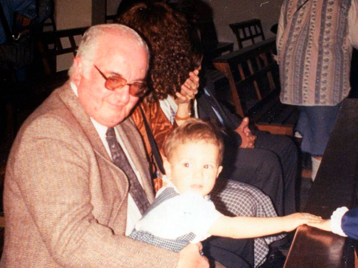 Rodrigo de Paul con su abuelo Osvaldo, una figura clave en su infancia