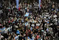 La plaza Independencia cambió la tristeza por ovación hacia la Scaloneta