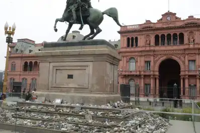Final del Mundial 2026: por qué retiraron las piedras del memorial de las víctimas del Covid-19 en Plaza de Mayo