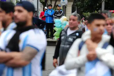 En vivo: los tucumanos copan la plaza Independencia para celebrar el subcampeonato mundial de la Selección Argentina