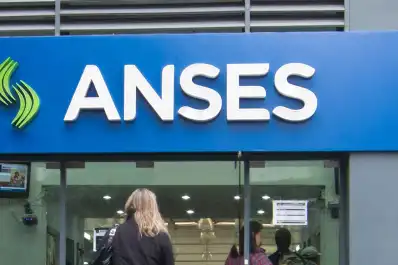 Calendario Anses: quiénes cobran desde el lunes con el aumento del 2,15% y el bono