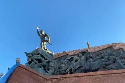 Recuerdos fotográficos: Ernesto Padilla y el monumento a los héroes de la Independencia