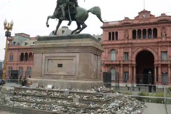 550x367_a-horas-final-mundial-gobierno-retiro-historico-homenaje-plaza-mayo-1146112-101942.webp