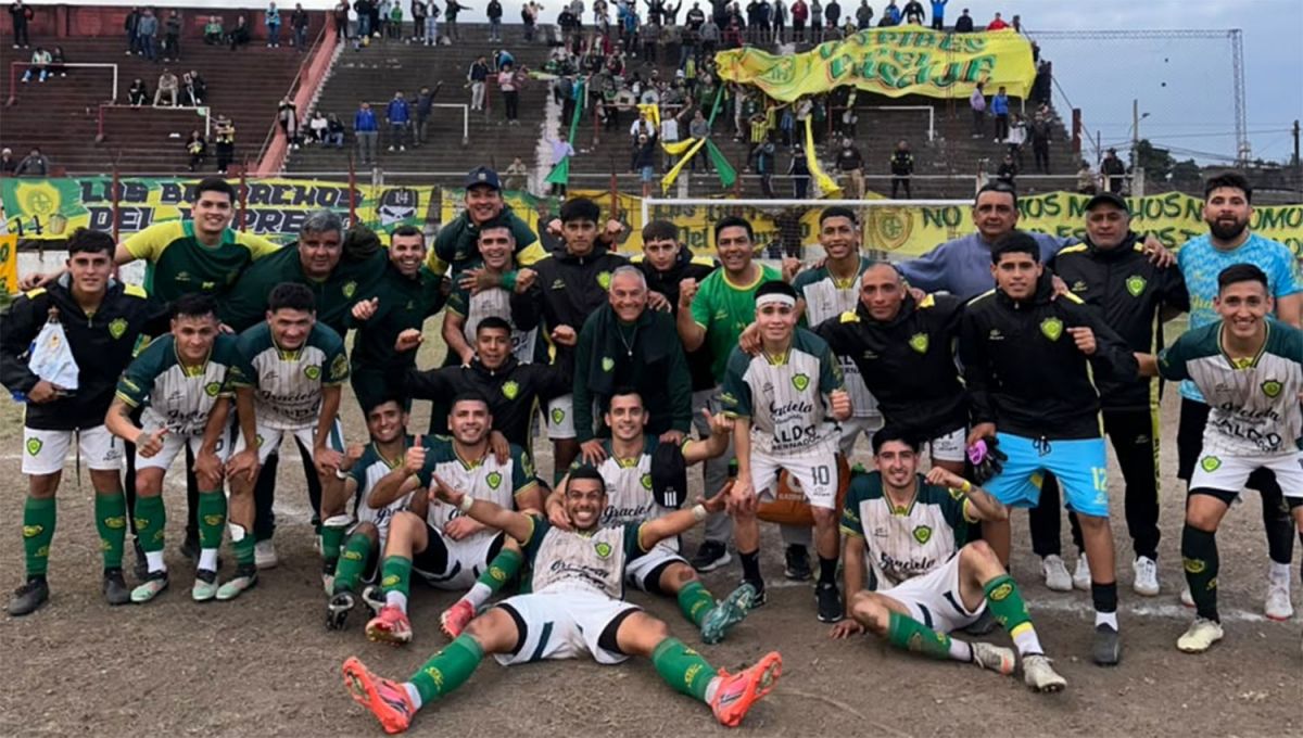 CON AUTORIDAD. Exequiel Narese y Javier Bayk fueron los autores de los goles para Ateneo Parroquial Alderetes.