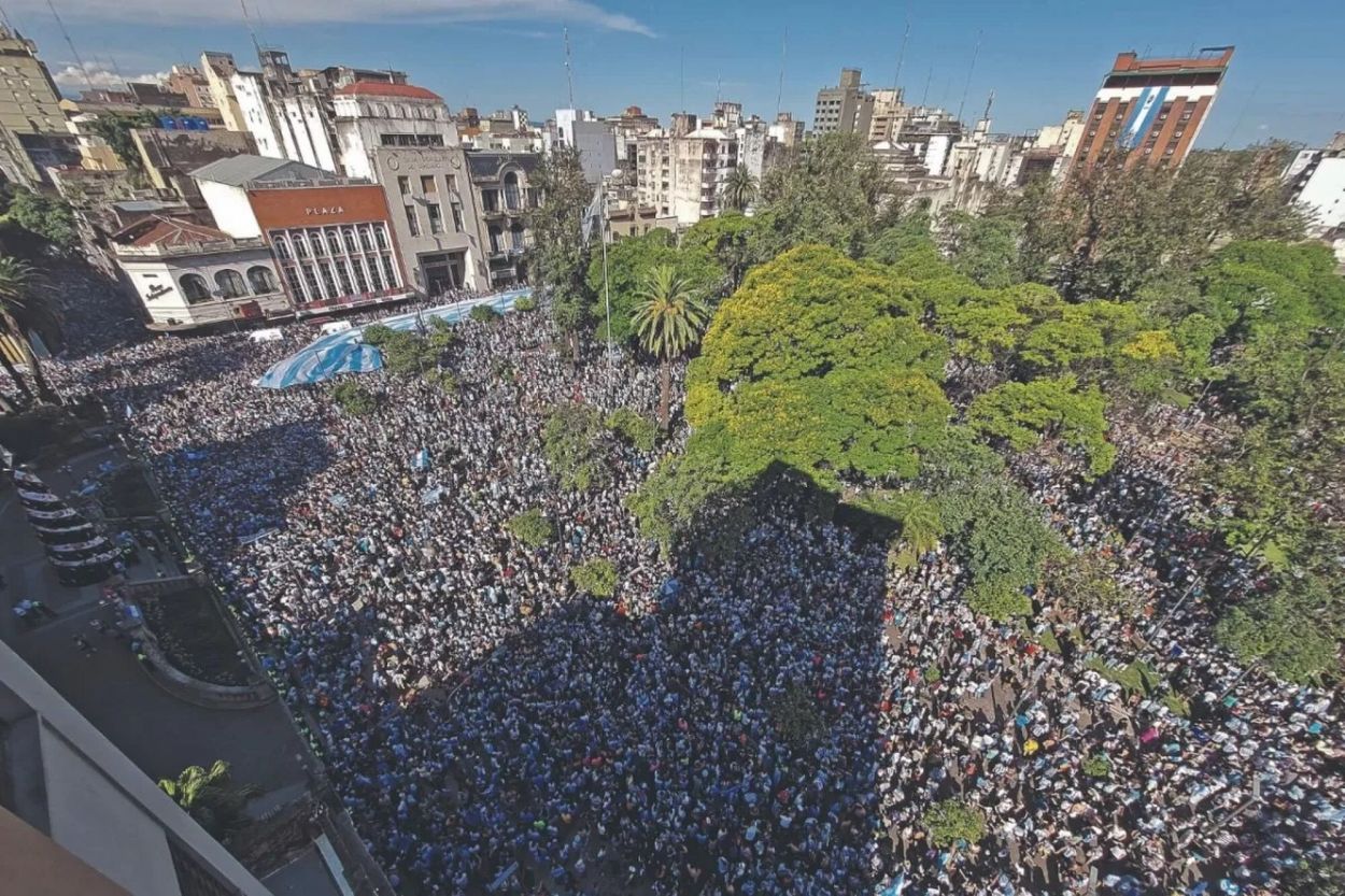 Si la plaza Independencia hablara