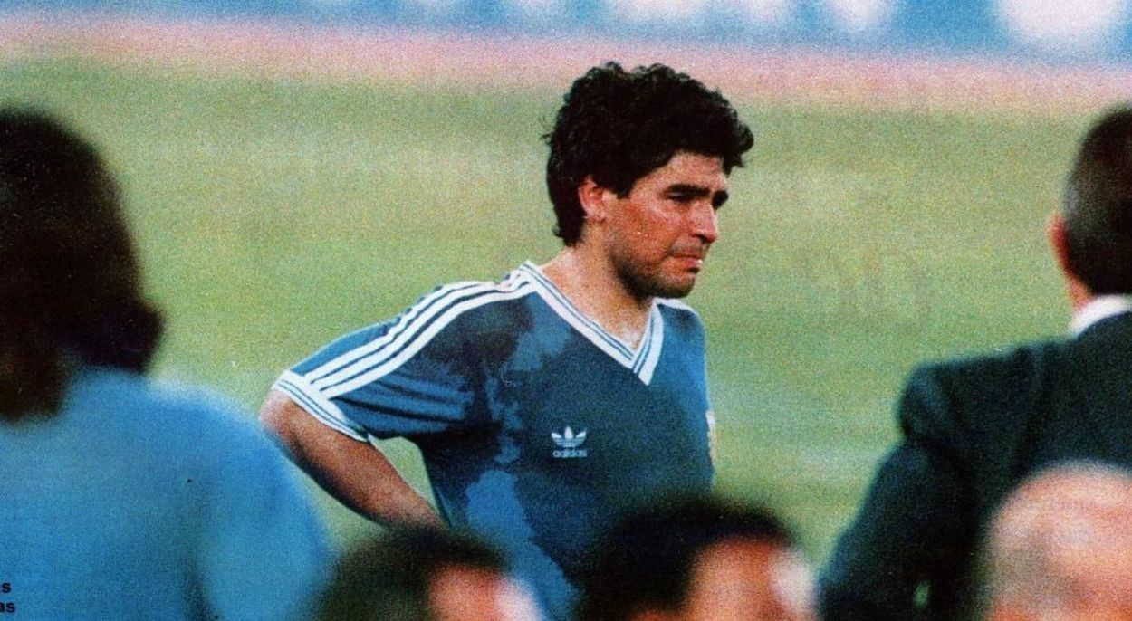 SIN PAZ. Maradona lloró al no poder repetir el título en Italia 90.