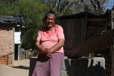 Tiene una bandera argentina en medio del monte, no mira el Mundial y sueña con que sus bisnietos lleguen a Primera