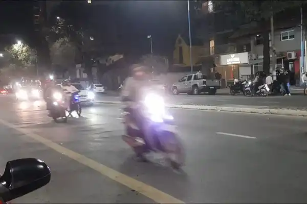 Video: la noche en que la Mate de Luna fue un autódromo clandestino hasta que llegó la Policía