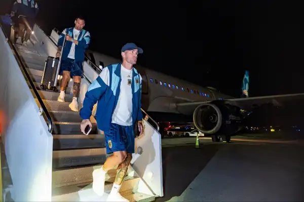 La Selección argentina vuelve al país tras el Mundial: cómo será el operativo, quiénes llegarán y qué pasará con los festejos