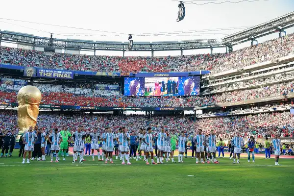 La AFA confirmó el horario de llegada de la Selección y advirtió que parte del plantel no regresa a Argentina