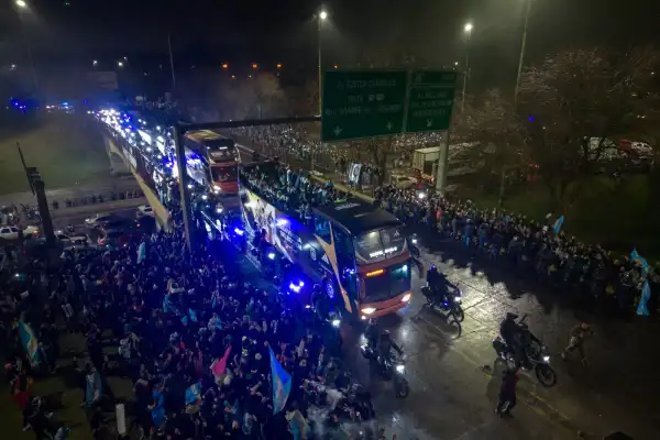 La Selección volvió al país tras el Mundial 2026: así fue el recibimiento en Ezeiza