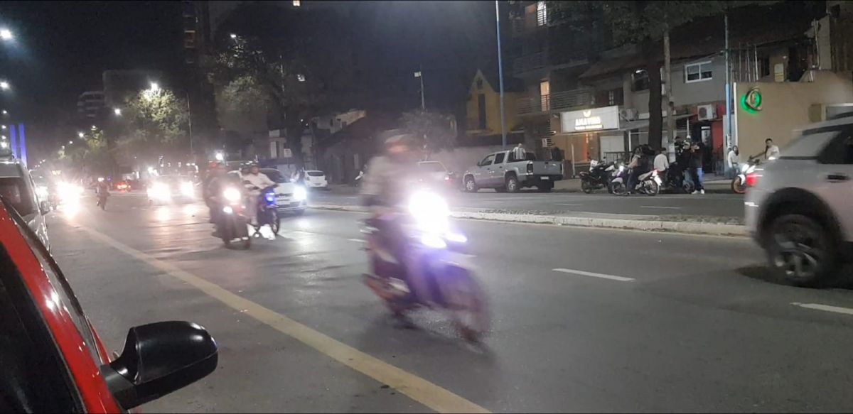 Video: la noche en que la Mate de Luna fue un autódromo clandestino hasta que llegó la Policía