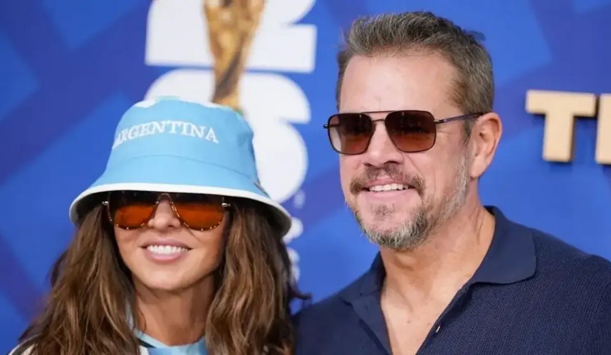 De celeste y blanco: Matt Damon y su esposa argentina, Luciana Barroso, deslumbraron juntos en la final del Mundial