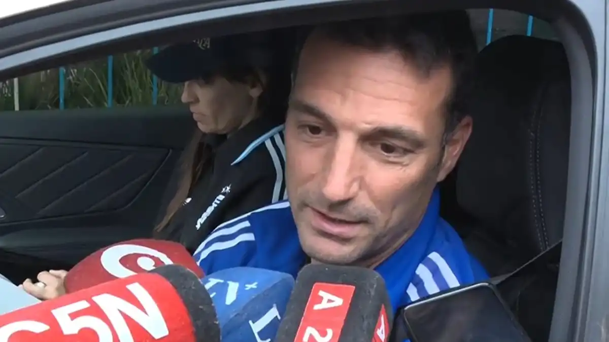 Tras la derrota en la final, Scaloni reapareció en Ezeiza y dejó más preguntas que respuestas sobre su futuro