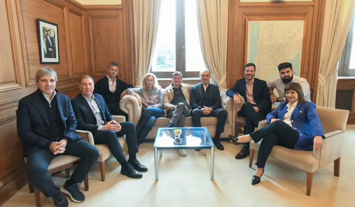 El Gobierno reunió a la mesa política y definió la agenda legislativa para el segundo semestre