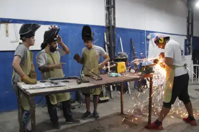 Quienes estudian un oficio todavía pueden anotarse en esta línea de la Beca Progresar