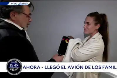 Camila Homs estuvo en Ezeiza, en la recibida a la Selección, intentando huir de las cámaras
