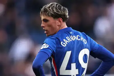 Alejandro Garnacho, a un paso de dejar Chelsea: el club de la Premier donde jugaría con Dibu Martínez