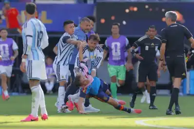 Gavi sorprendió con su postura sobre Leandro Paredes: No creo que tengan que suspenderlo