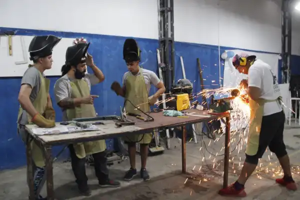 Quienes estudian un oficio todavía pueden anotarse en esta línea de la Beca Progresar
