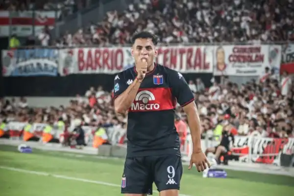 Boca va por David Romero: quién es el goleador que pidió Arruabarrena para reforzar el ataque