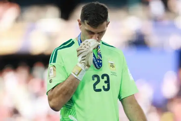 Dibu Martínez puso en duda su continuidad en la Selección