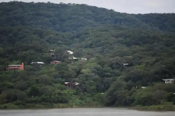 Cómo funciona una oferta de terrenos en una zona investigada de El Cadillal