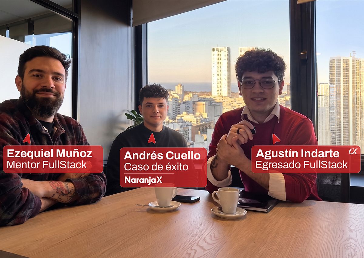 CASO DE ÉXITO. Andrés Cuello (centro) hoy trabaja en Naranja X. Lo acompañan su mentor Ezequiel Muñoz y Agustín Indarte, cofundador de Cefindex.