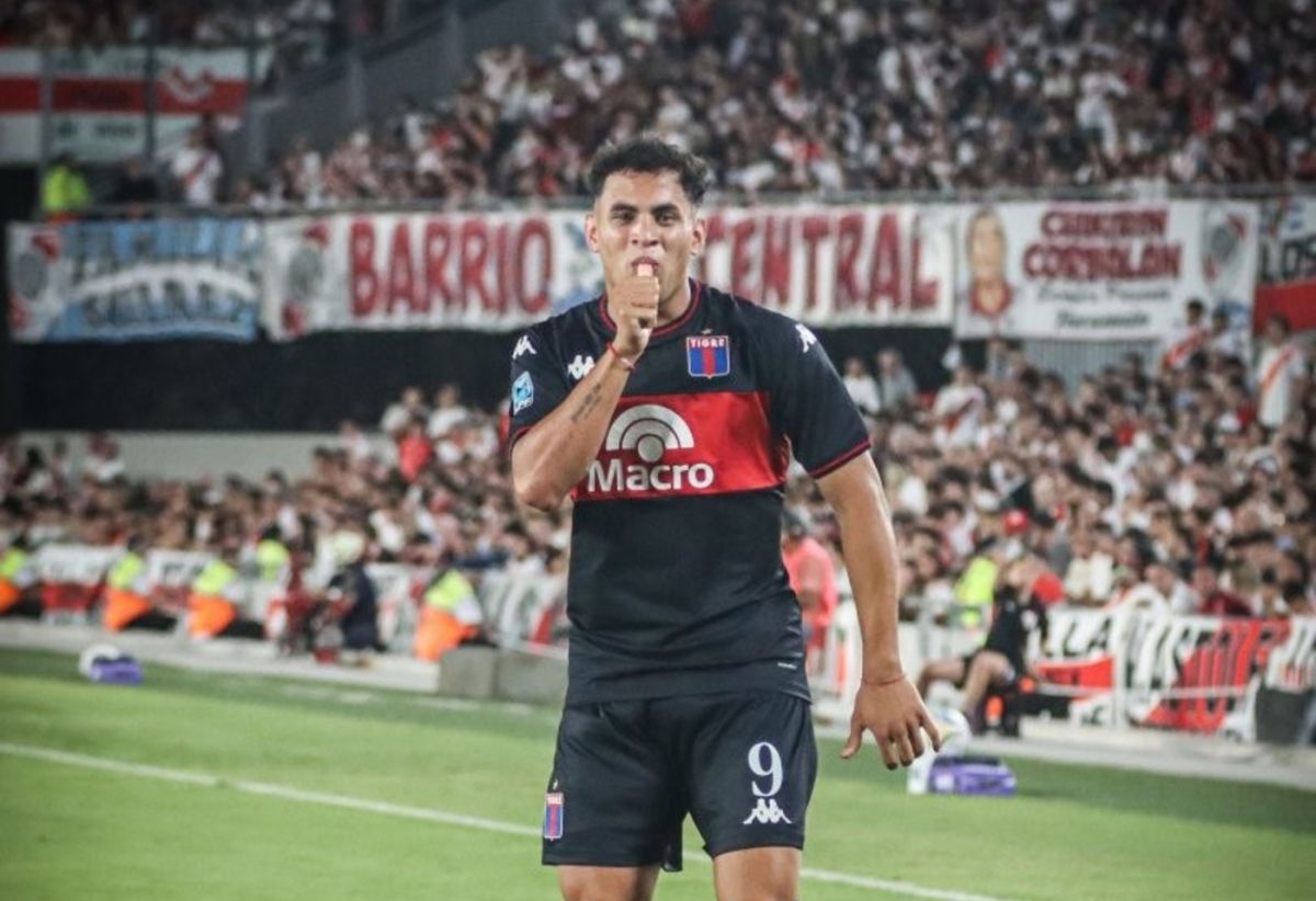 Boca va por David Romero: quién es el goleador que pidió Arruabarrena para reforzar el ataque