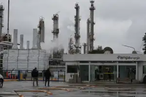 Pampa Energía cierra la única planta de caucho sintético del país y pone en riesgo 200 empleos