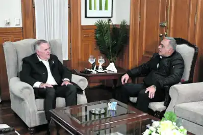 Jaldo recibió apoyo del peronismo del Concejo Deliberante de la capital
