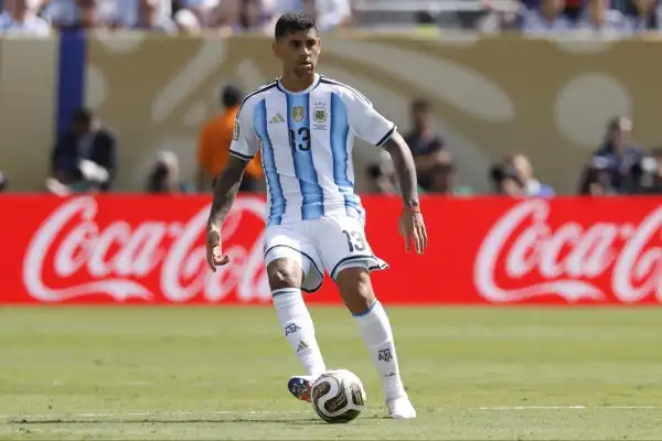 Cuti Romero busca dejar Tottenham y dos gigantes europeos van por él