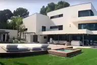 Cochera para 15 autos y cine privado: así es La Fortaleza, la mansión donde Lionel Messi descansa junto su familia tras el Mundial 2026