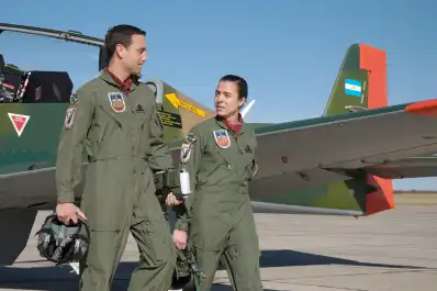 Buscan médicos, periodistas, ingenieros y otros profesionales para ingresar a la Fuerza Aérea
